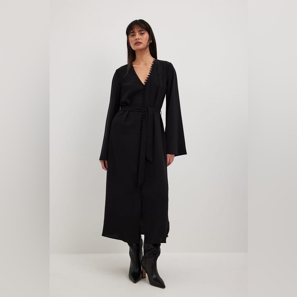 NA-KD Flowy Chiffon Black Long Sleeve Maxi Dress with Button Detail